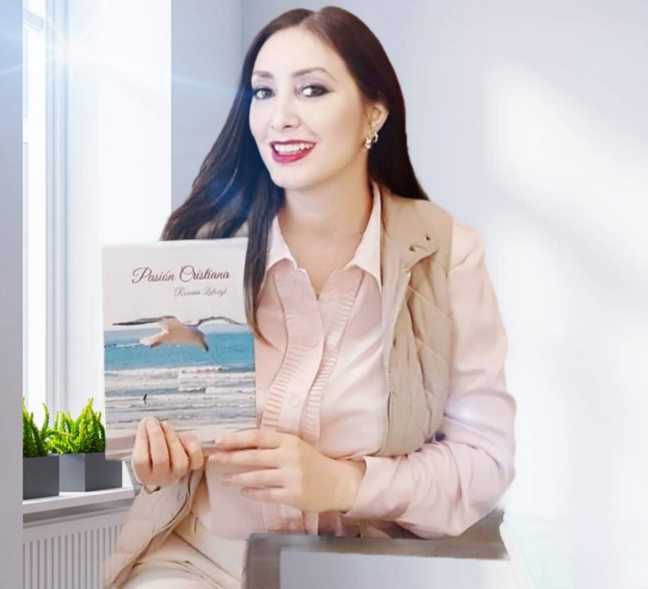 Romina Zatonyl: el poemario de dos ediciones que compone la saga Pasión Cristiana