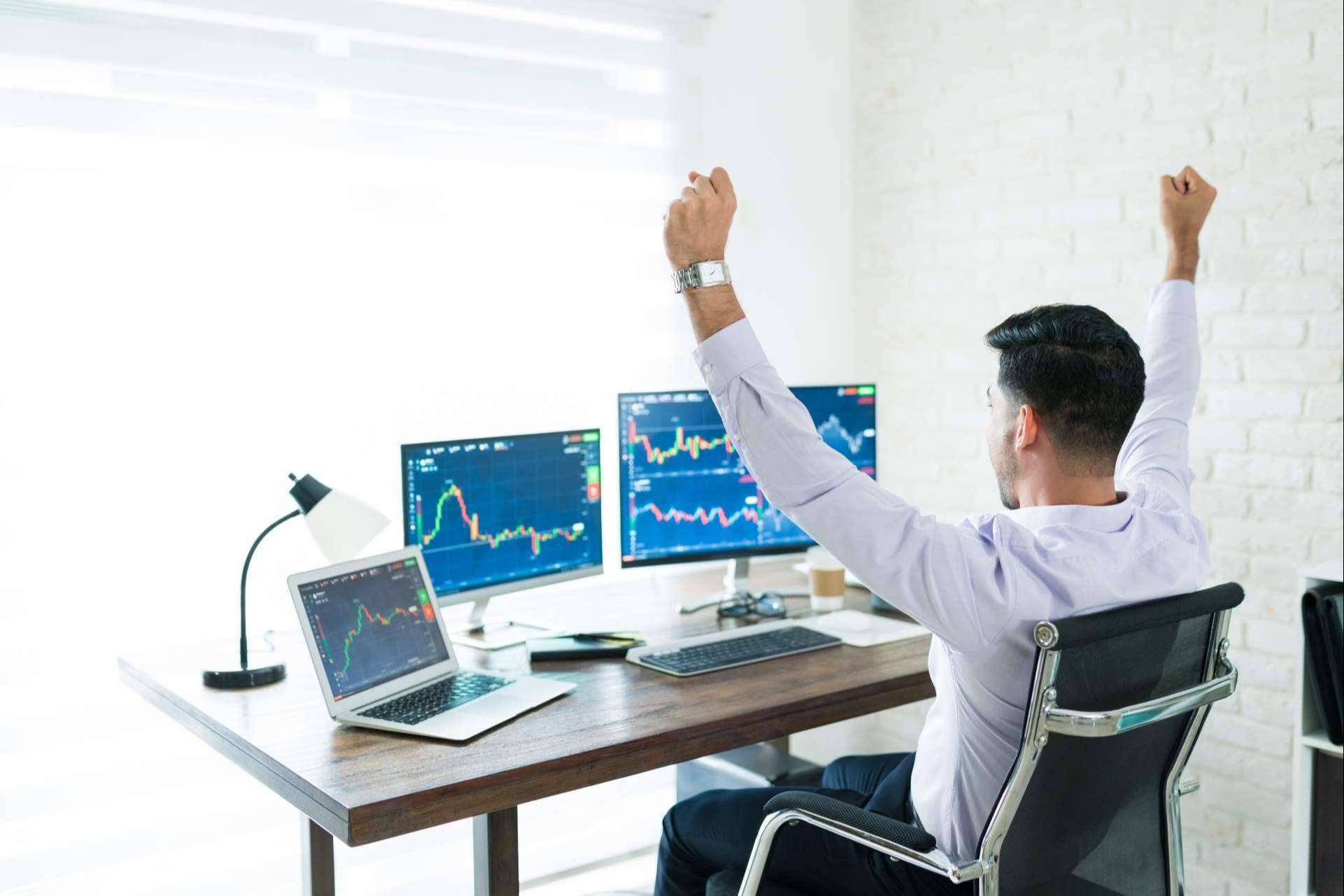¿Cómo se mejora la curva de aprendizaje en trading con los entrenamientos dirigidos por profesionales expertos?