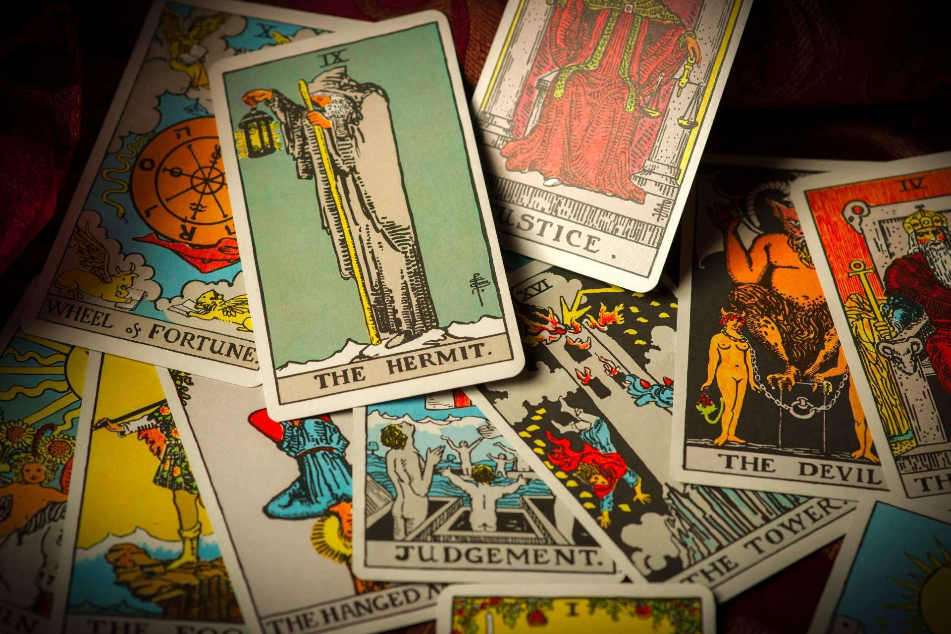 Conocer el futuro inmediato con La Casa del Tarot y Videncia y Manuela Moreno