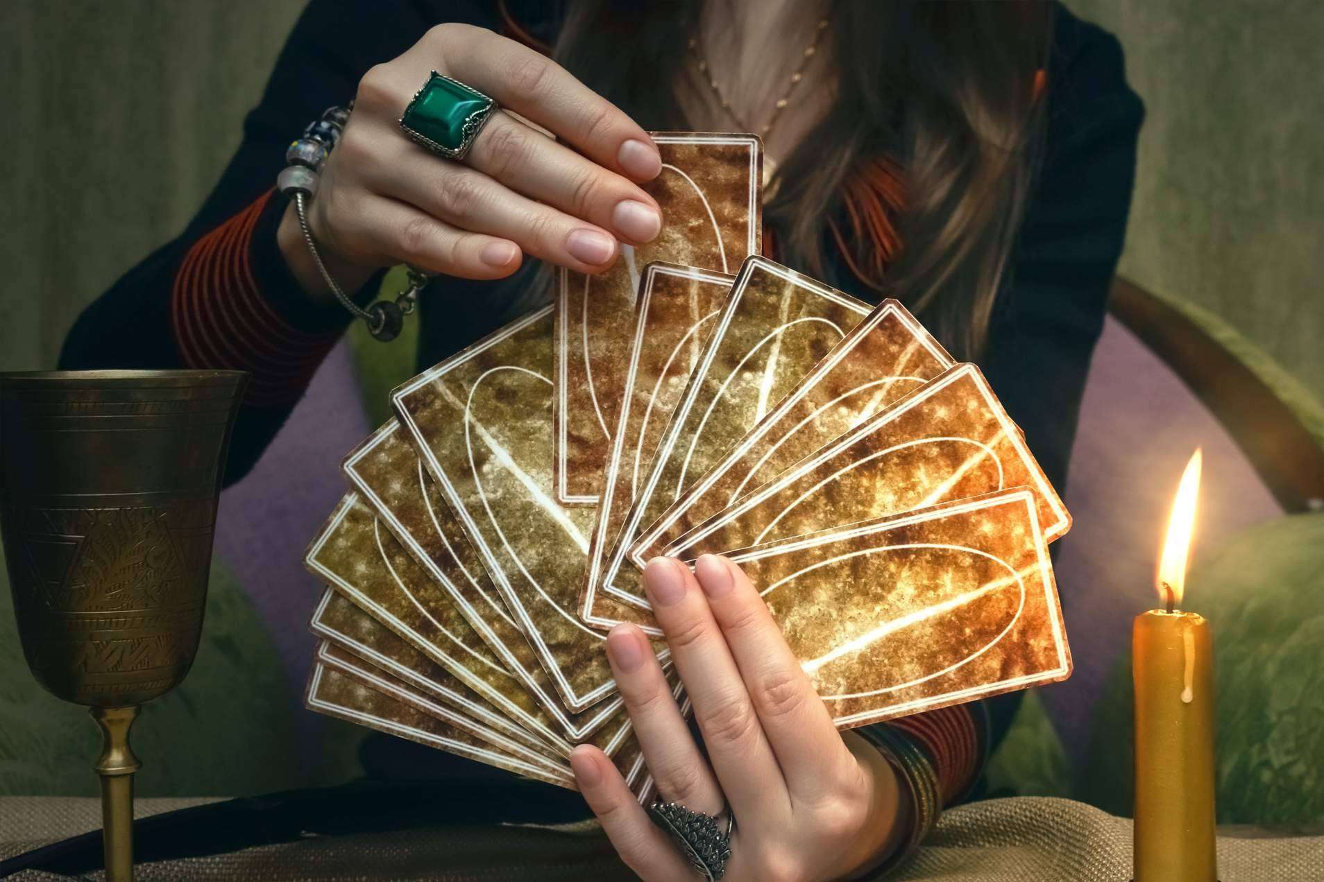 Videncia de tarot y horóscopos de la mano de Manuela Moreno