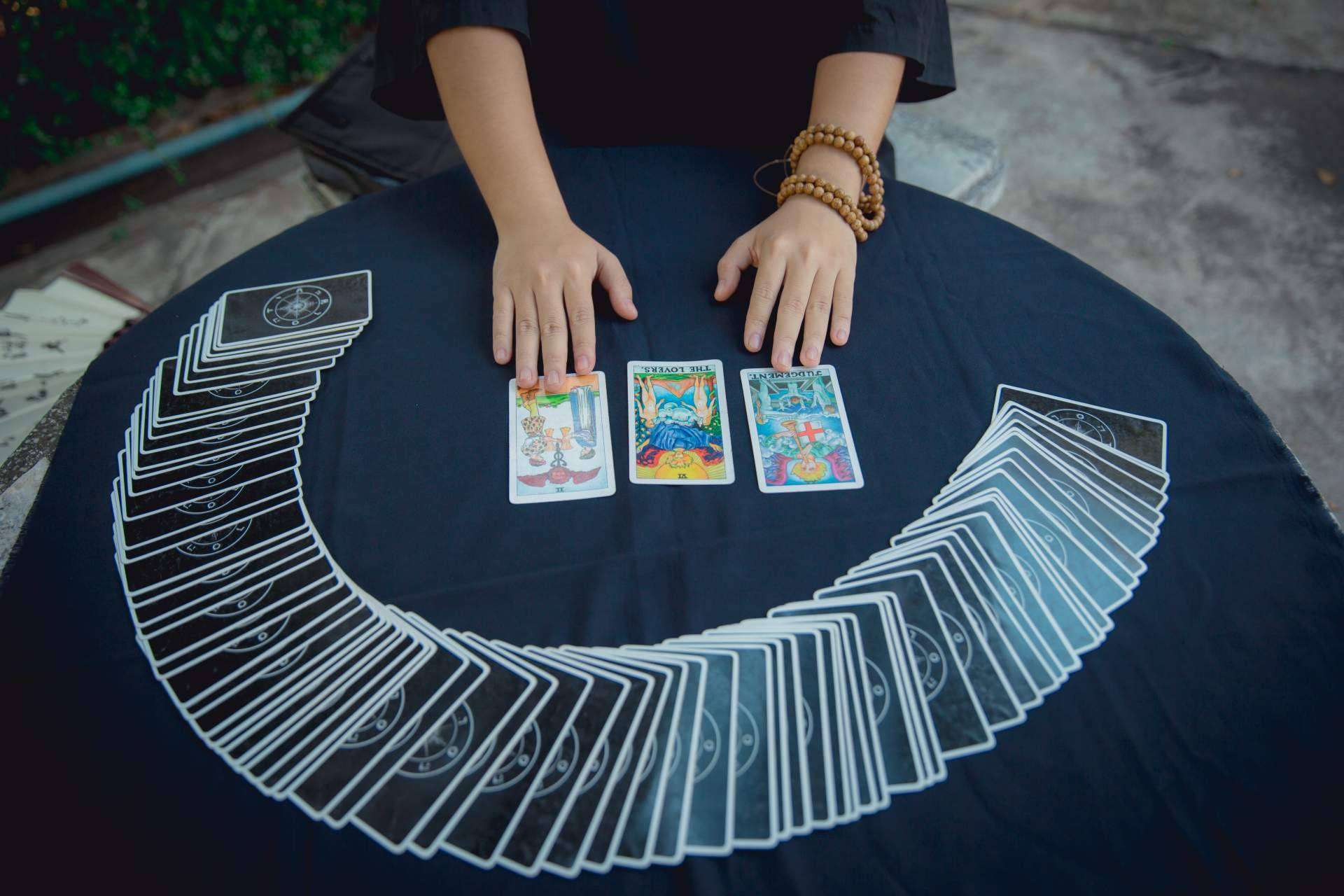 ¿Cómo me va a ir en el amor según mi horóscopo? Las respuestas del Tarot de Luz María