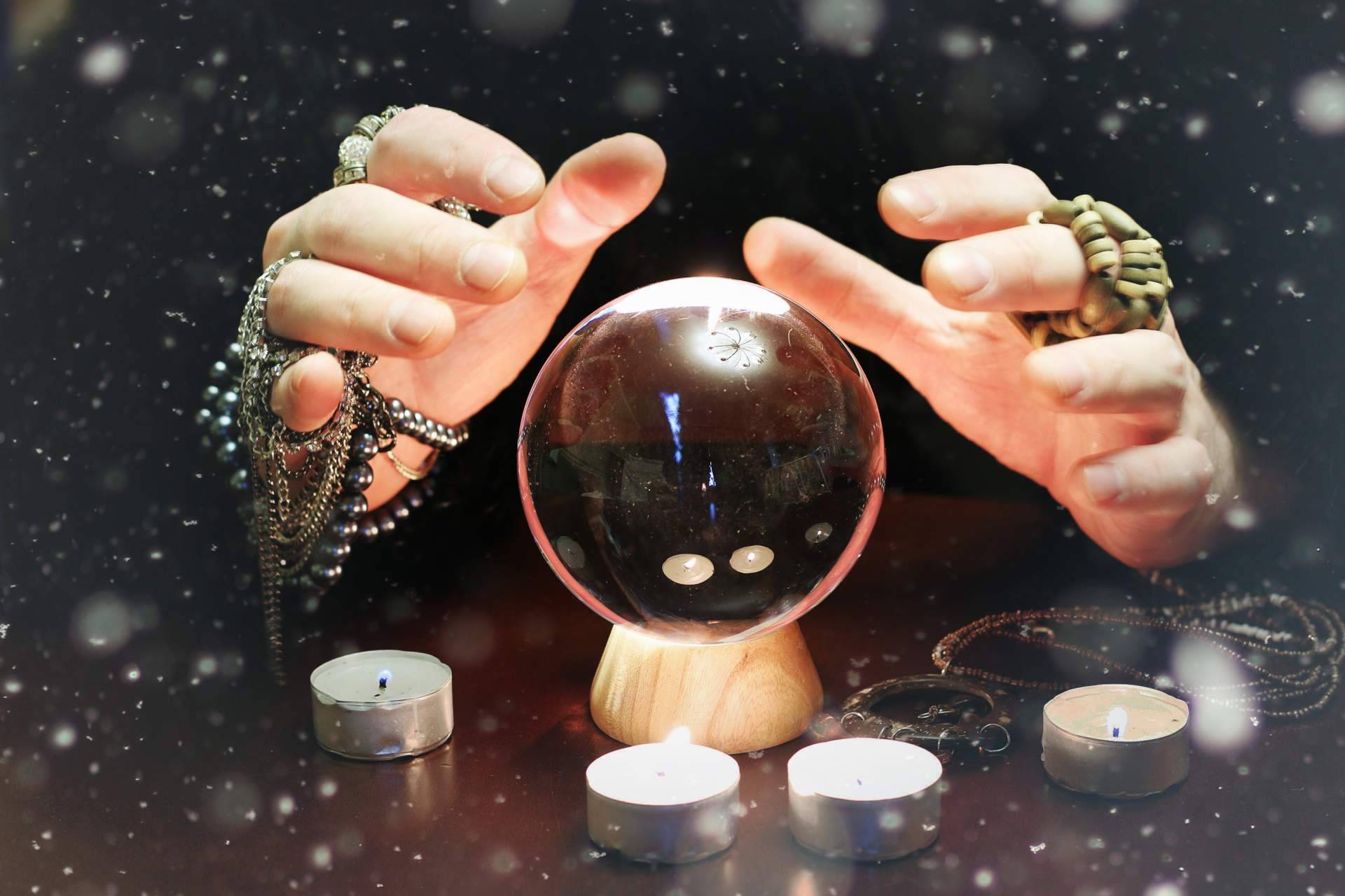 Tarot y videncia gratis acerca del futuro inmediato de la mano de Leotarot