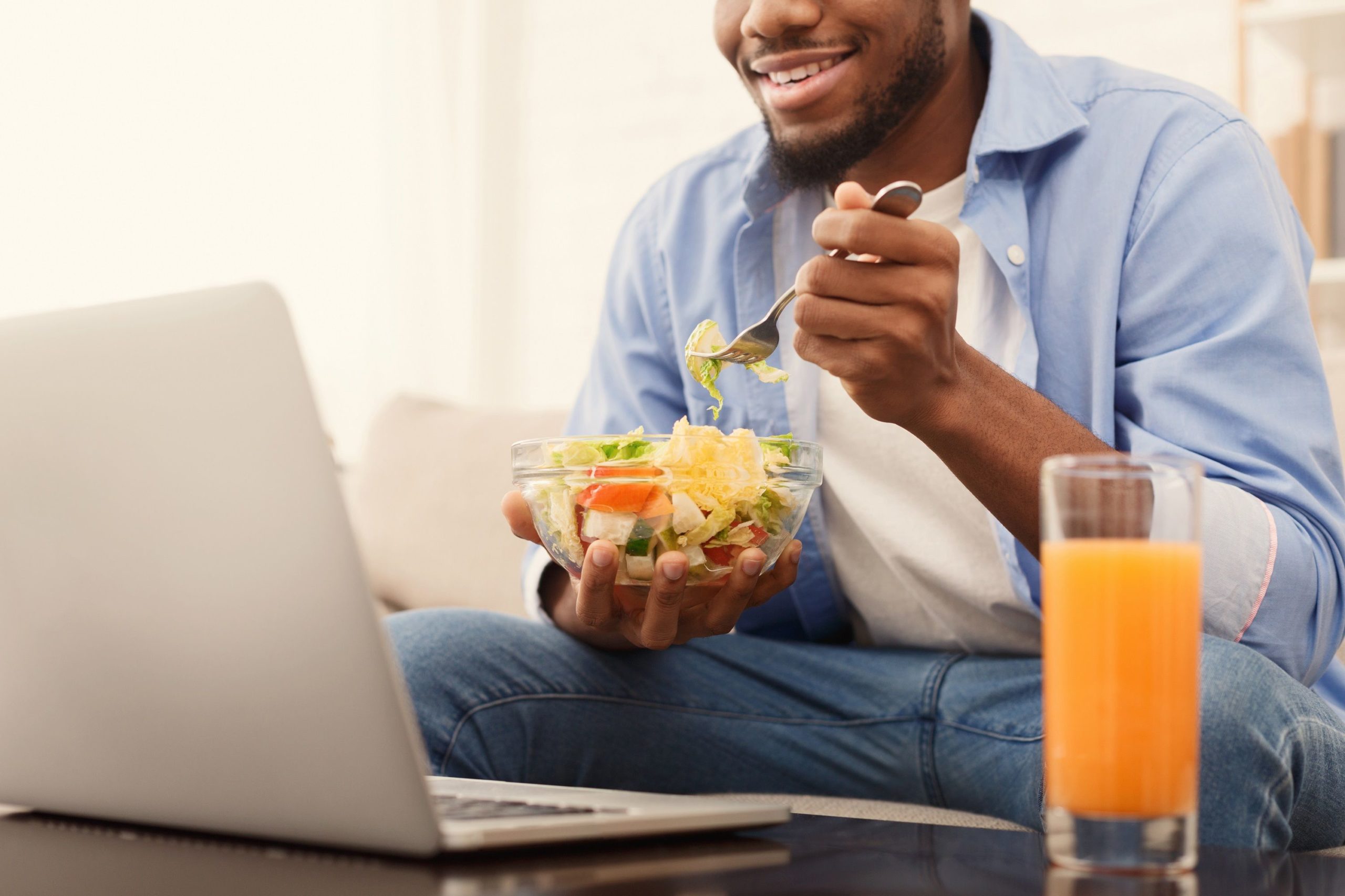 4 nutrientes que no deben faltar en la alimentación diaria de un hombre