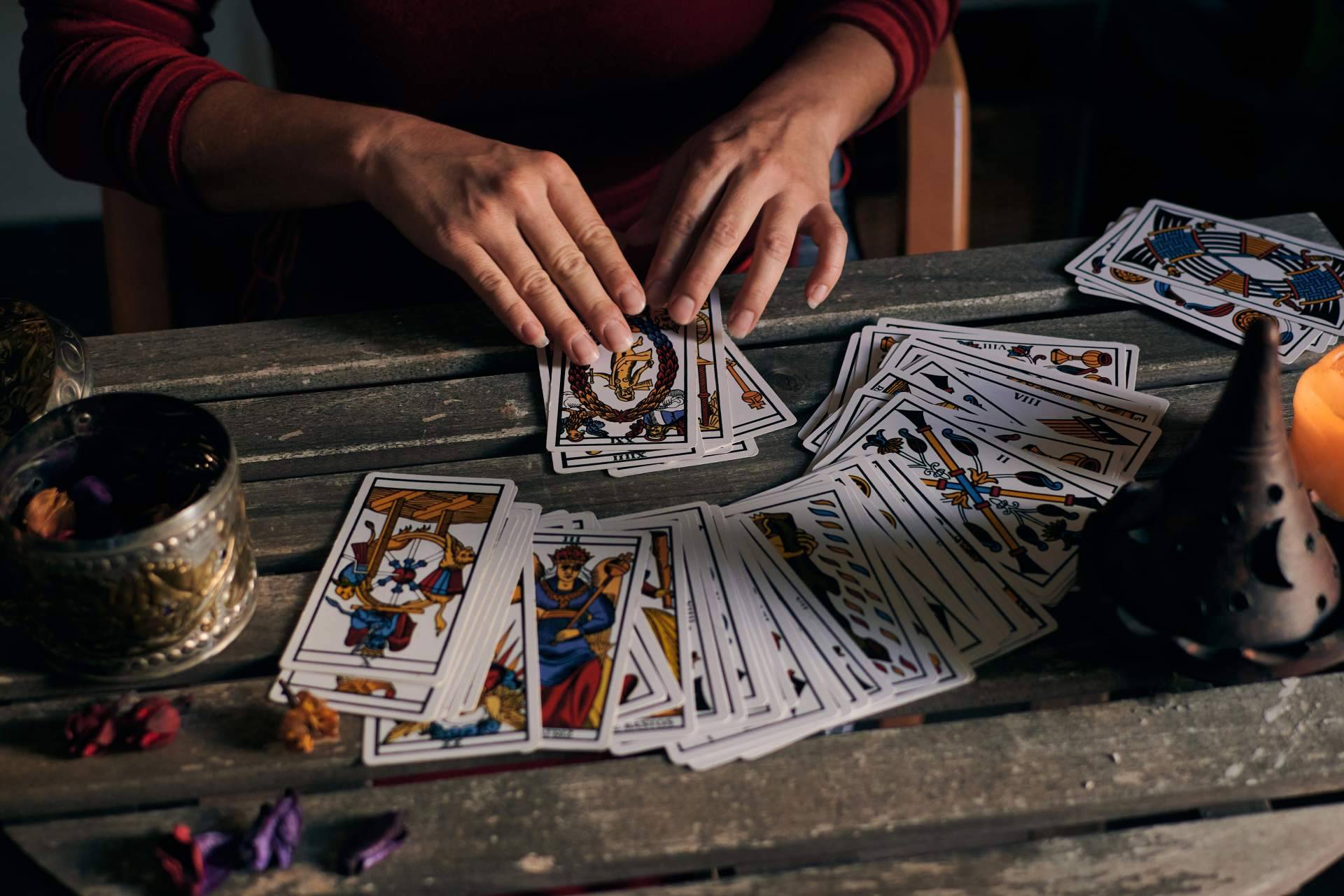 Manuela Moreno, la maestra del tarot y la videncia que ayuda con el crecimiento personal