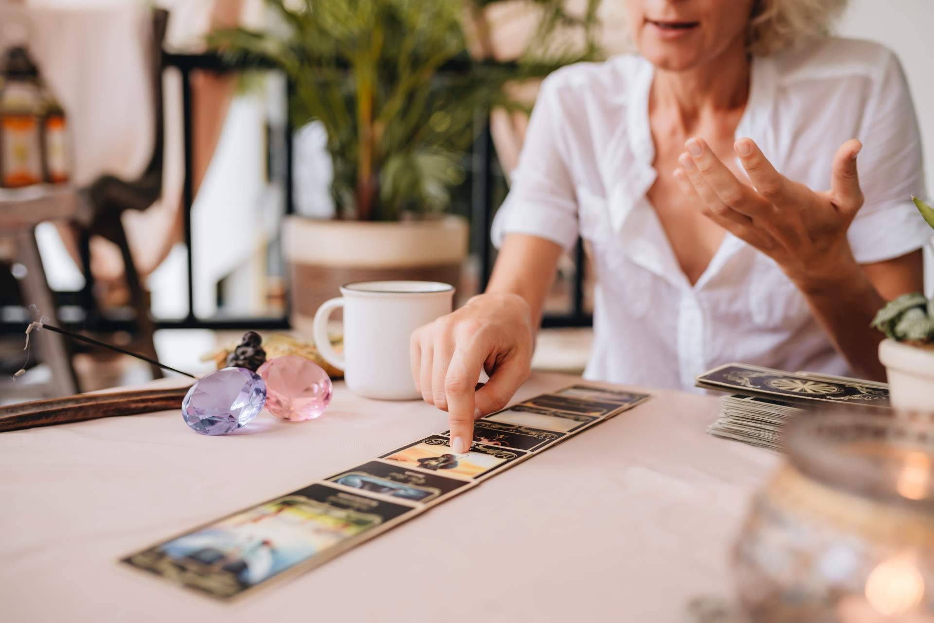 Tarot Bilbao echa las cartas con fiabilidad en Bilbao