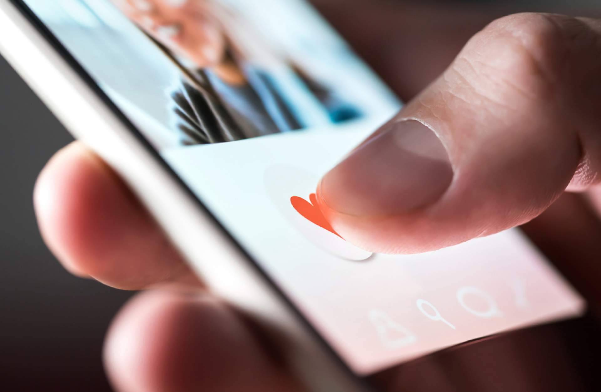 Encontrar a personas que compartan gustos similares con Solo Adultos Dating