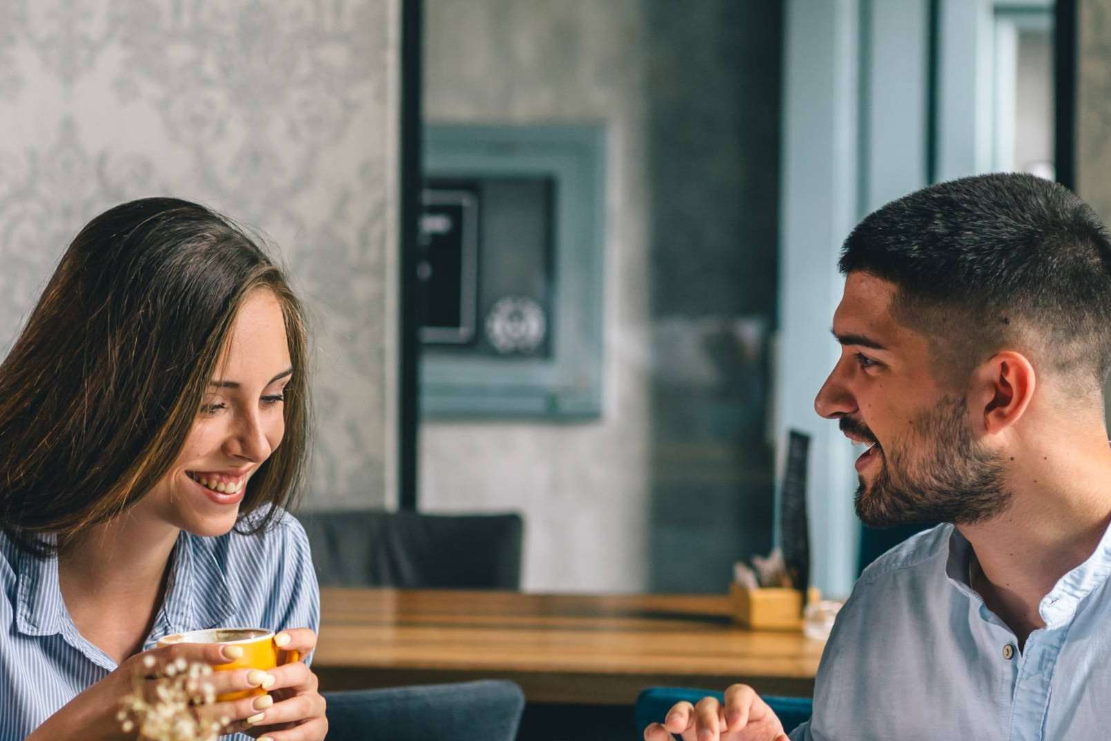 Speed dating en Barcelona con dinámicas de juego, un plan para conocer gente este San Valentín