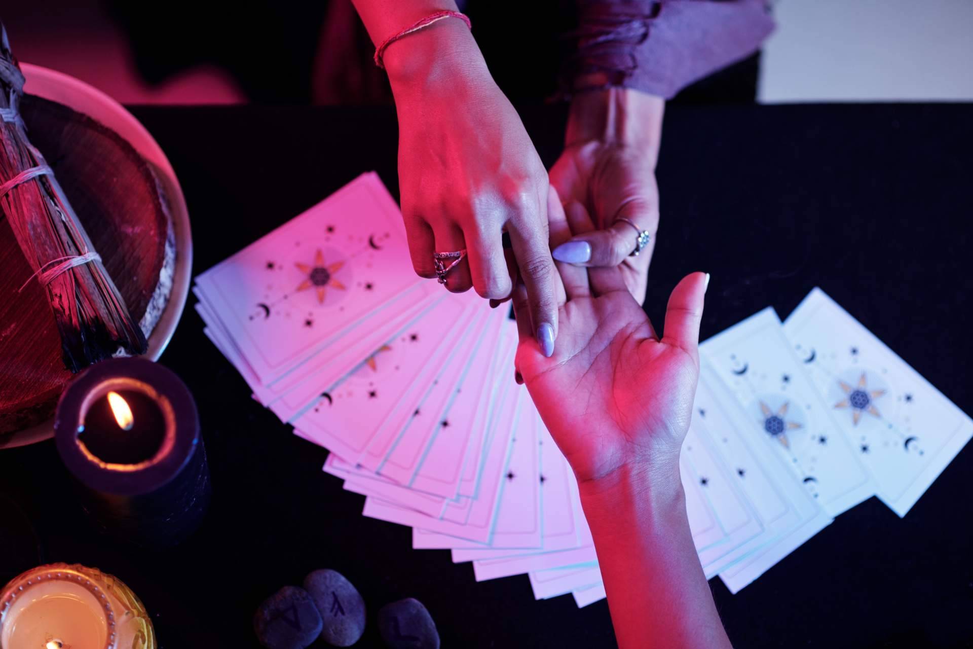 Lara Álvarez; una de las lecturas de tarot más precisas de toda España