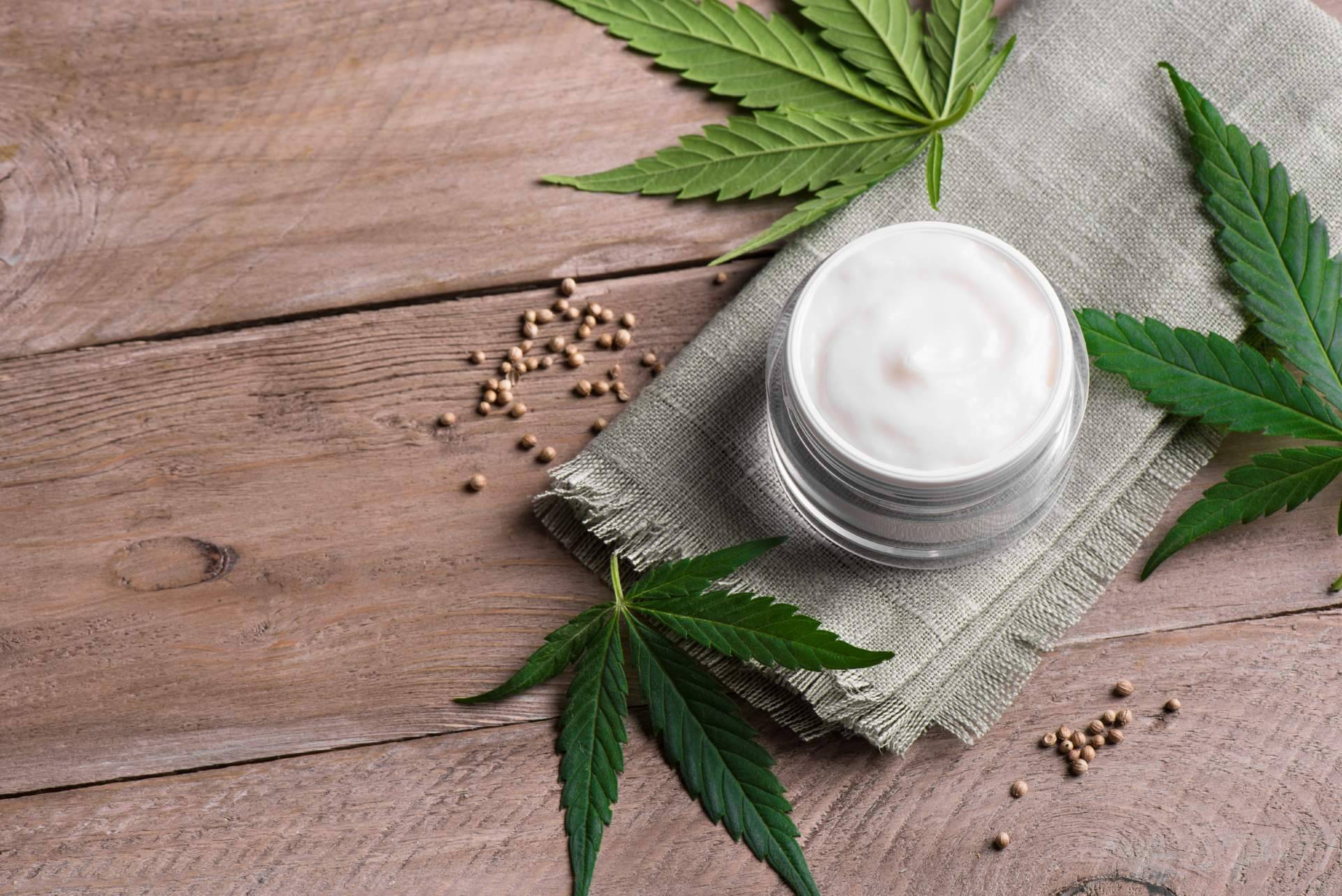 CBD Torrejón dispone de Arthoren, una crema de CBD efectiva para psoriasis, dermatitis y para calmar dolores agudos