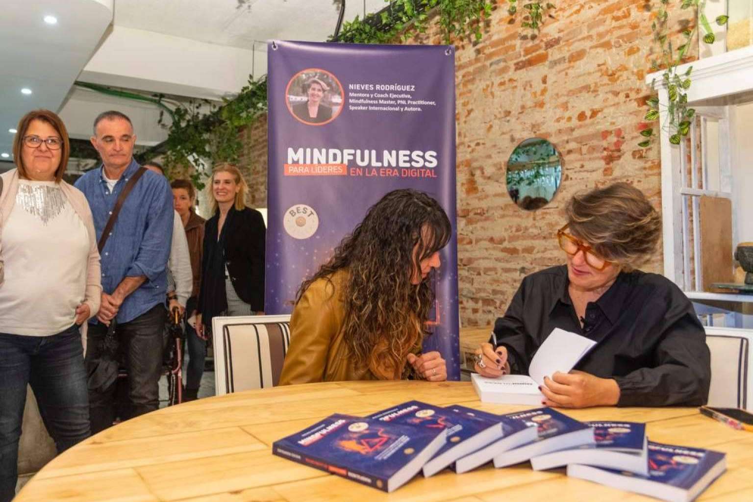 Nieves Rodríguez, experta en coaching y mindfulness, revela cómo crear equipos imbatibles desde el liderazgo consciente